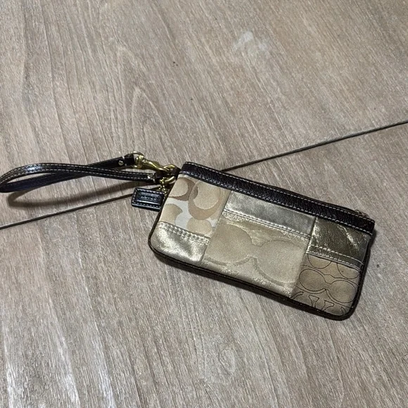 Vintage Coach Gold and Brown Clutch wristlet with Signature Monogram - Picture 5 of 5